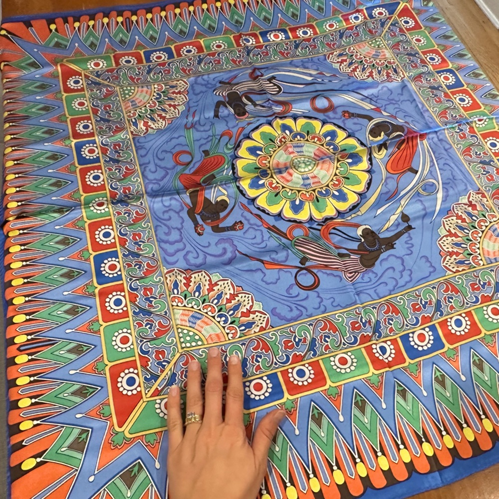 New silk scarf from the National Art Museum of China